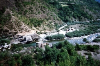 Costruzione ponte sul fiume Kyri
